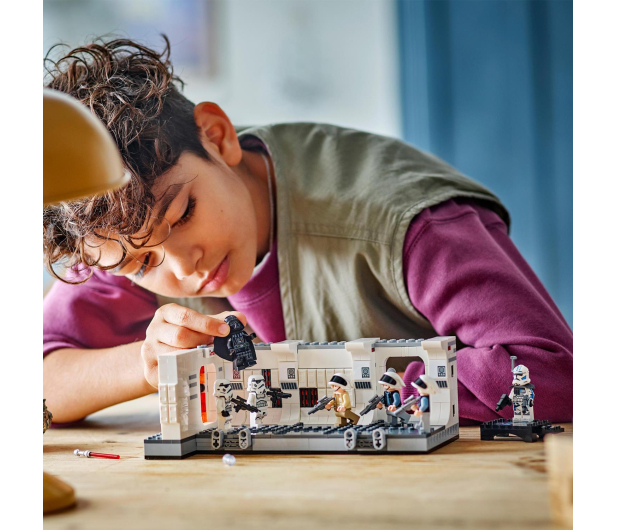 LEGO Star Wars 75387 Wejście na pokład statku kosmicznego Tantive - 1220604 - zdjęcie 3